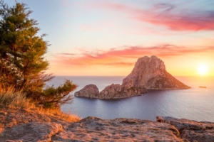 Puesta de sol desde el mirador de Es Vedra